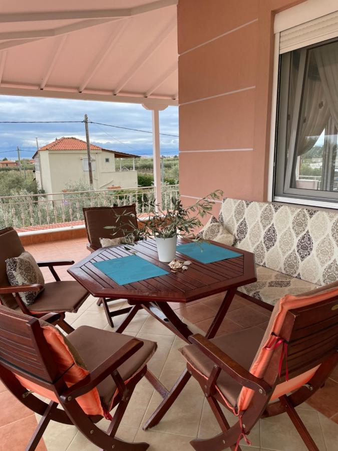 Villa Seaside House Karianí Exterior foto